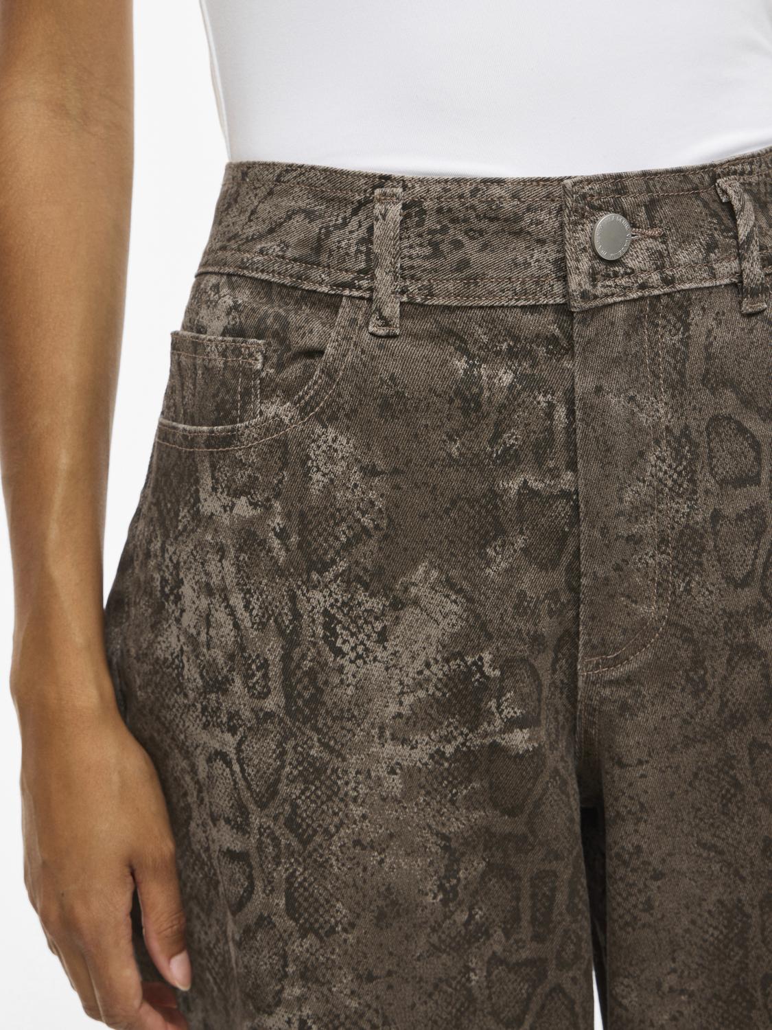 model_shot-detail