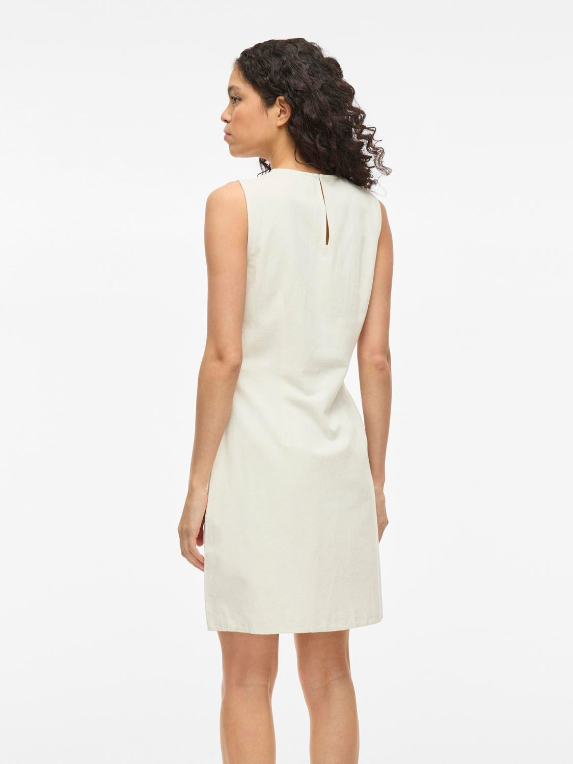 model_shot-back