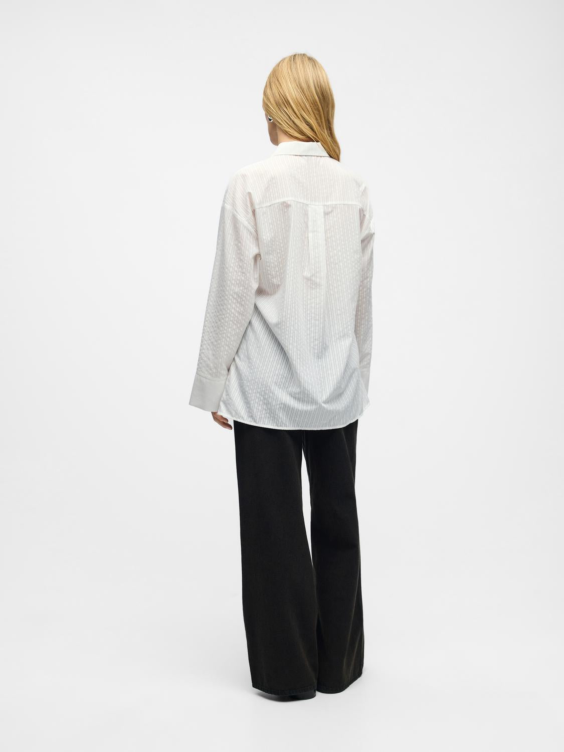 model_shot-back
