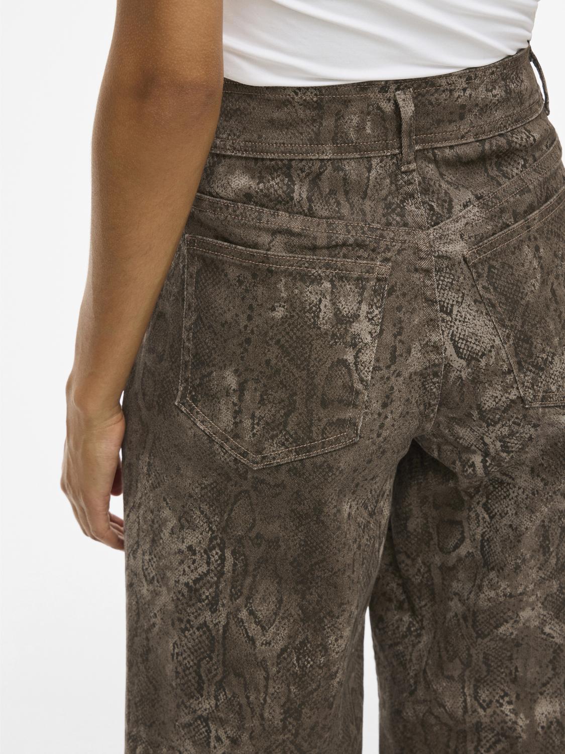model_shot-detail