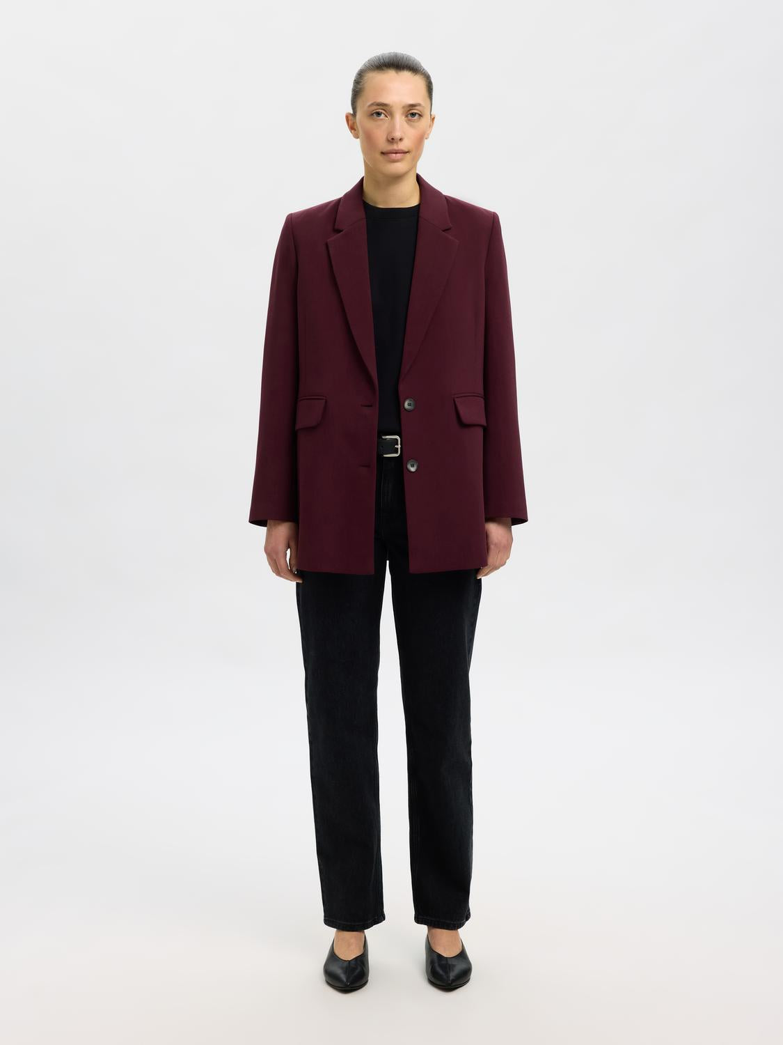 model_shot-front_full