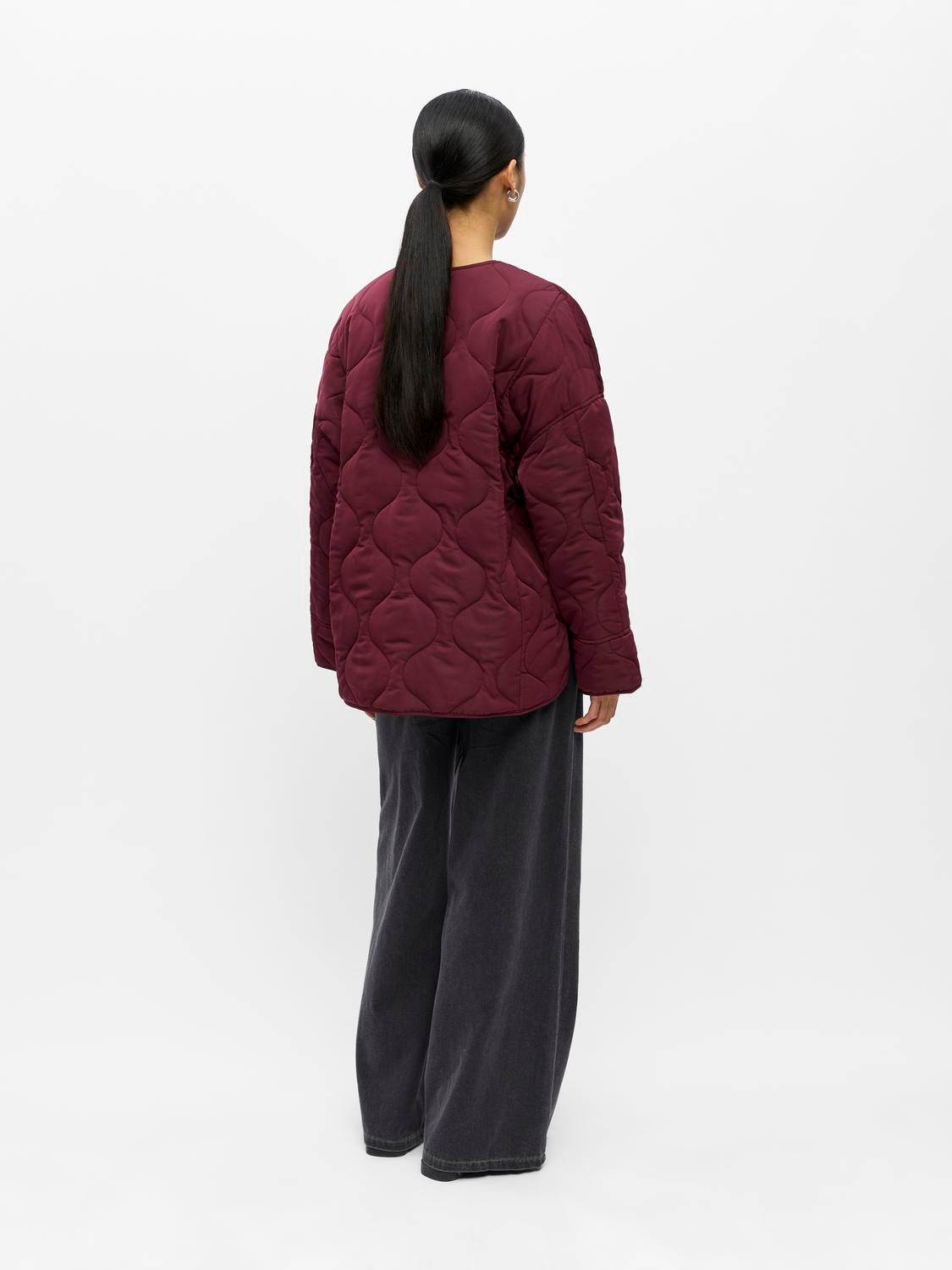 model_shot-back