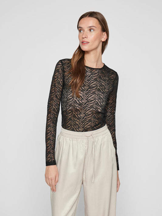 model_shot-front