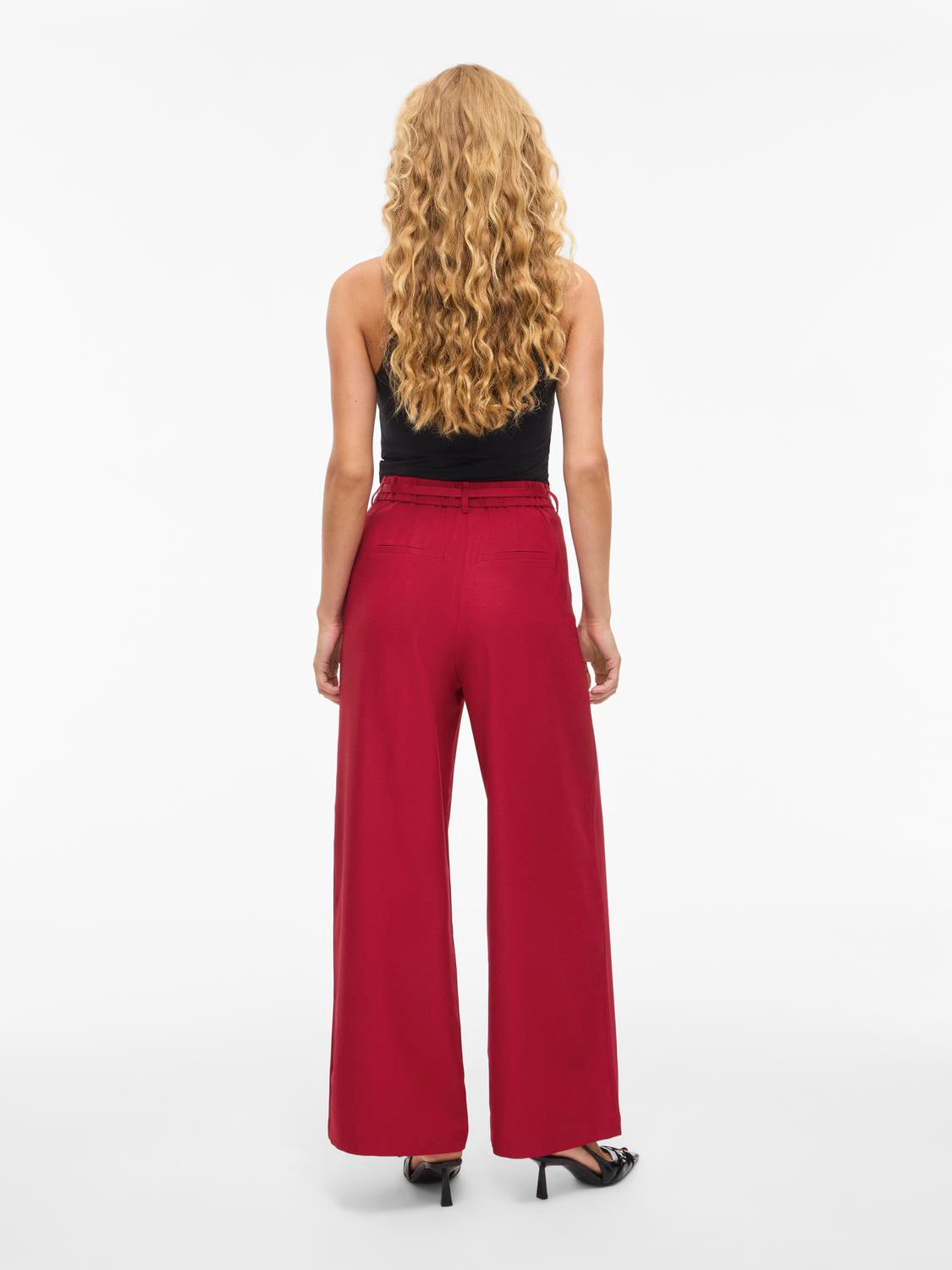 model_shot-back