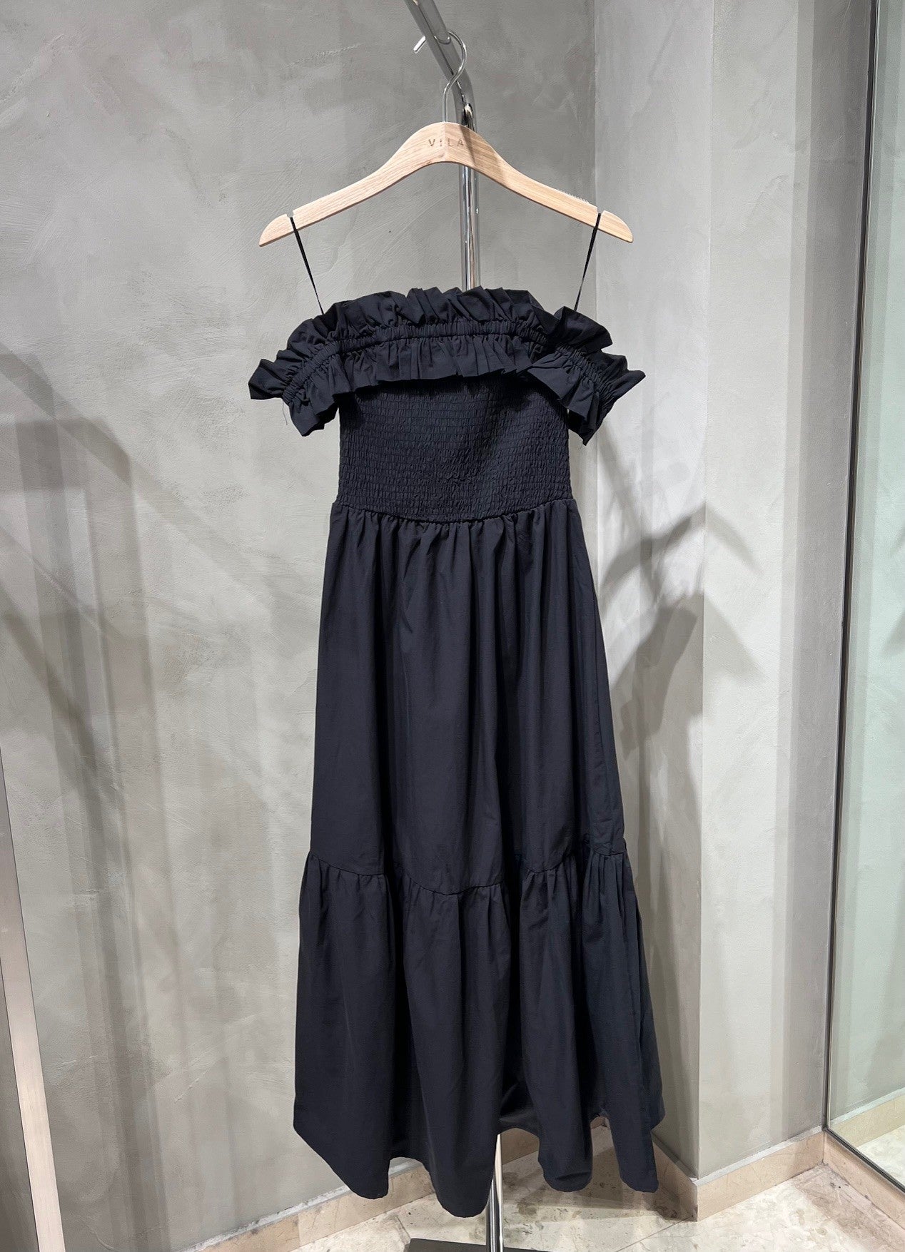 VIRINGA Midi Dress - Black Beauty
