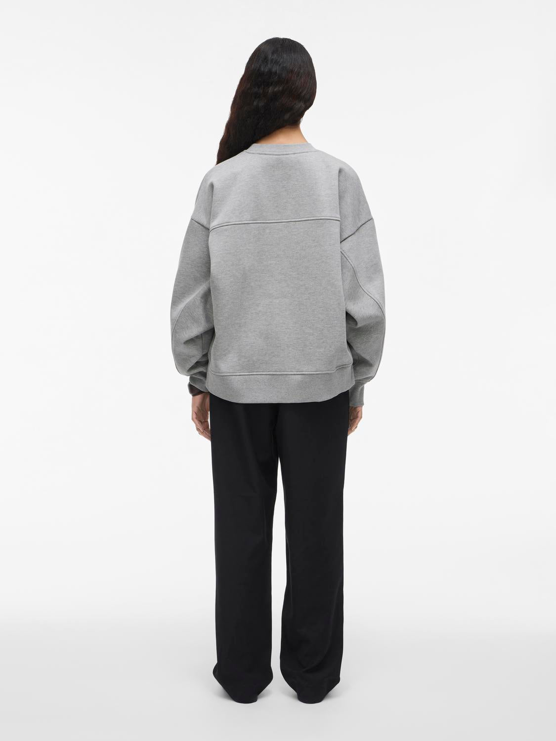 model_shot-back