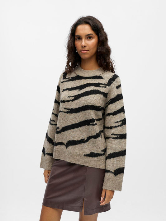 model_shot-front
