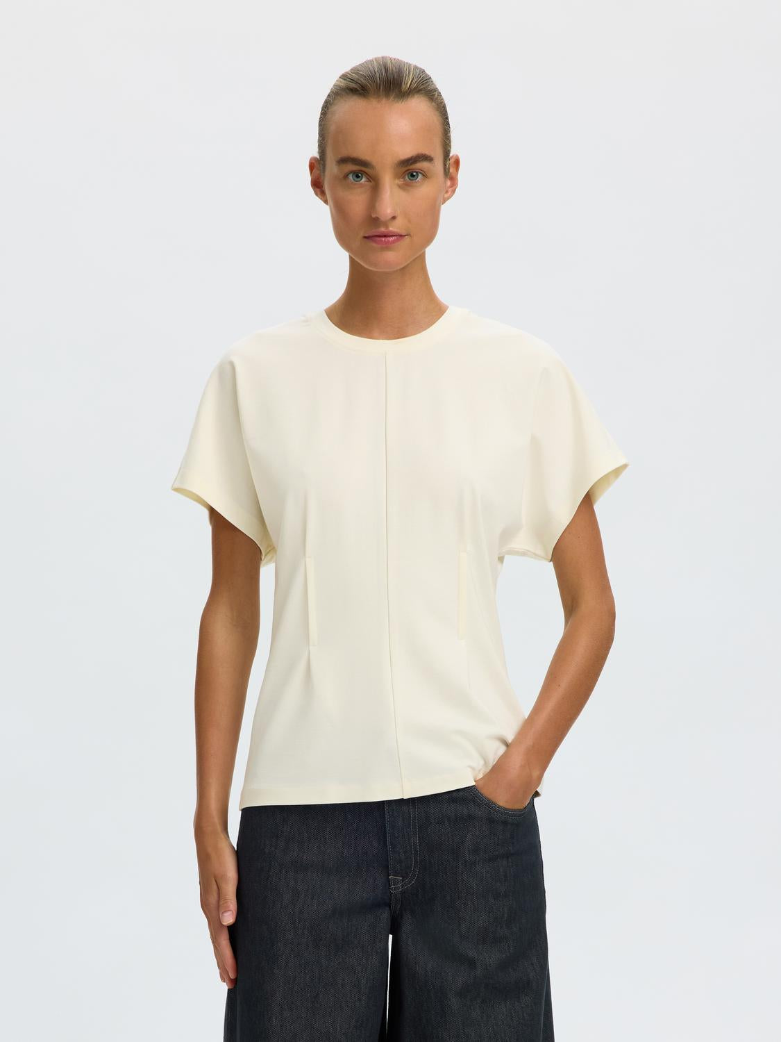 model_shot-front