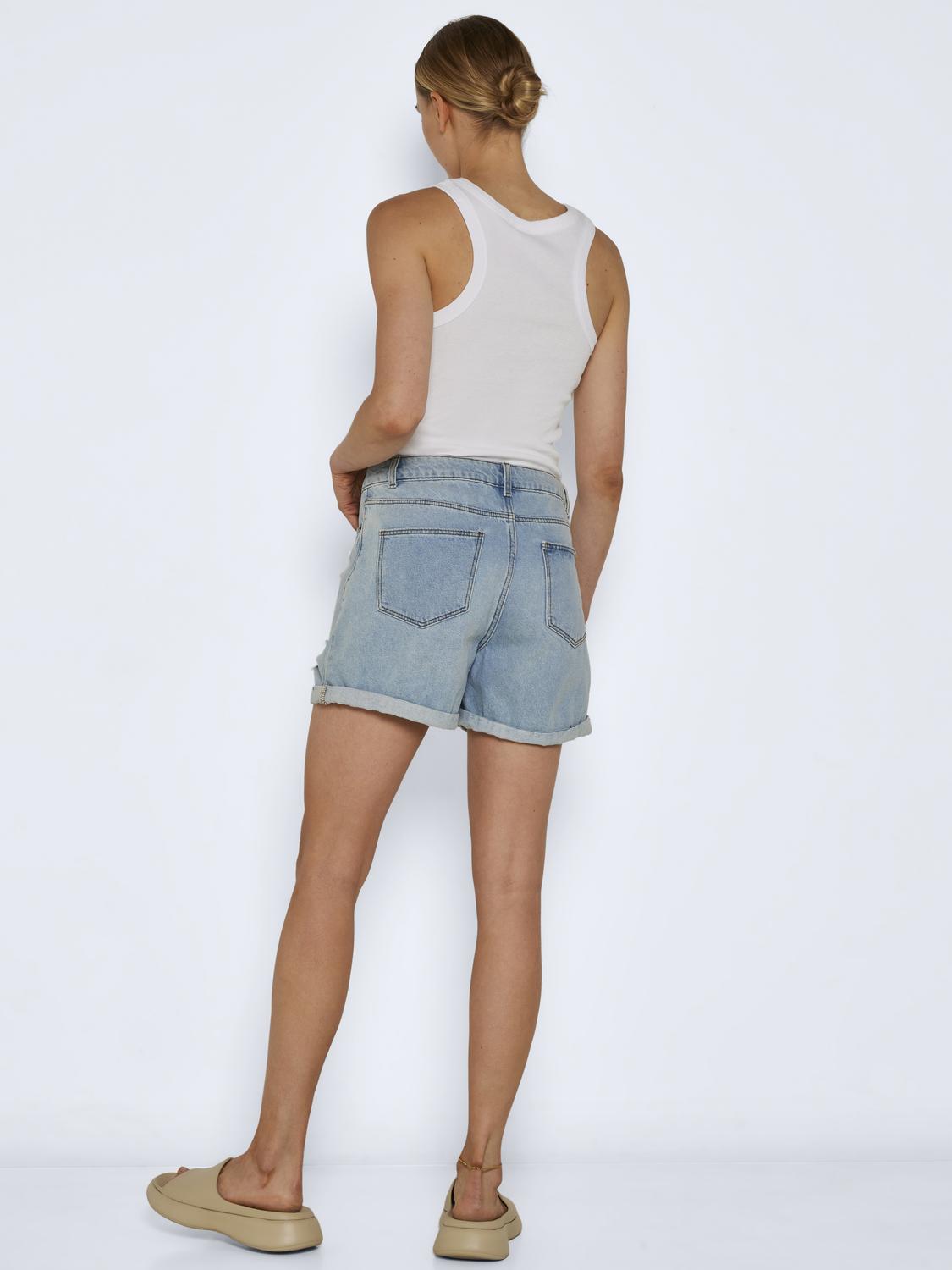 model_shot-front_full