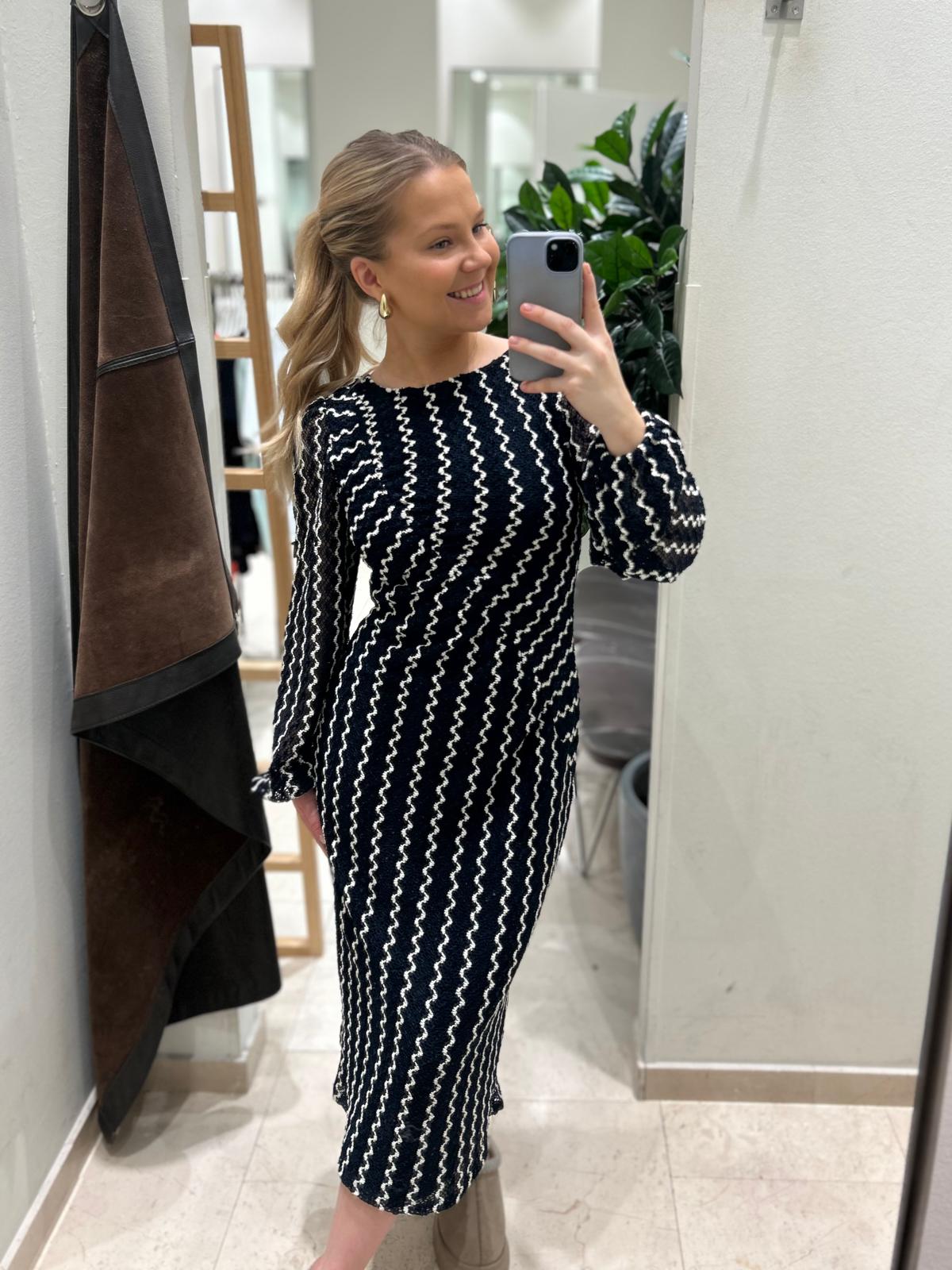 VIELLEN Midi Dress - Navy Blazer