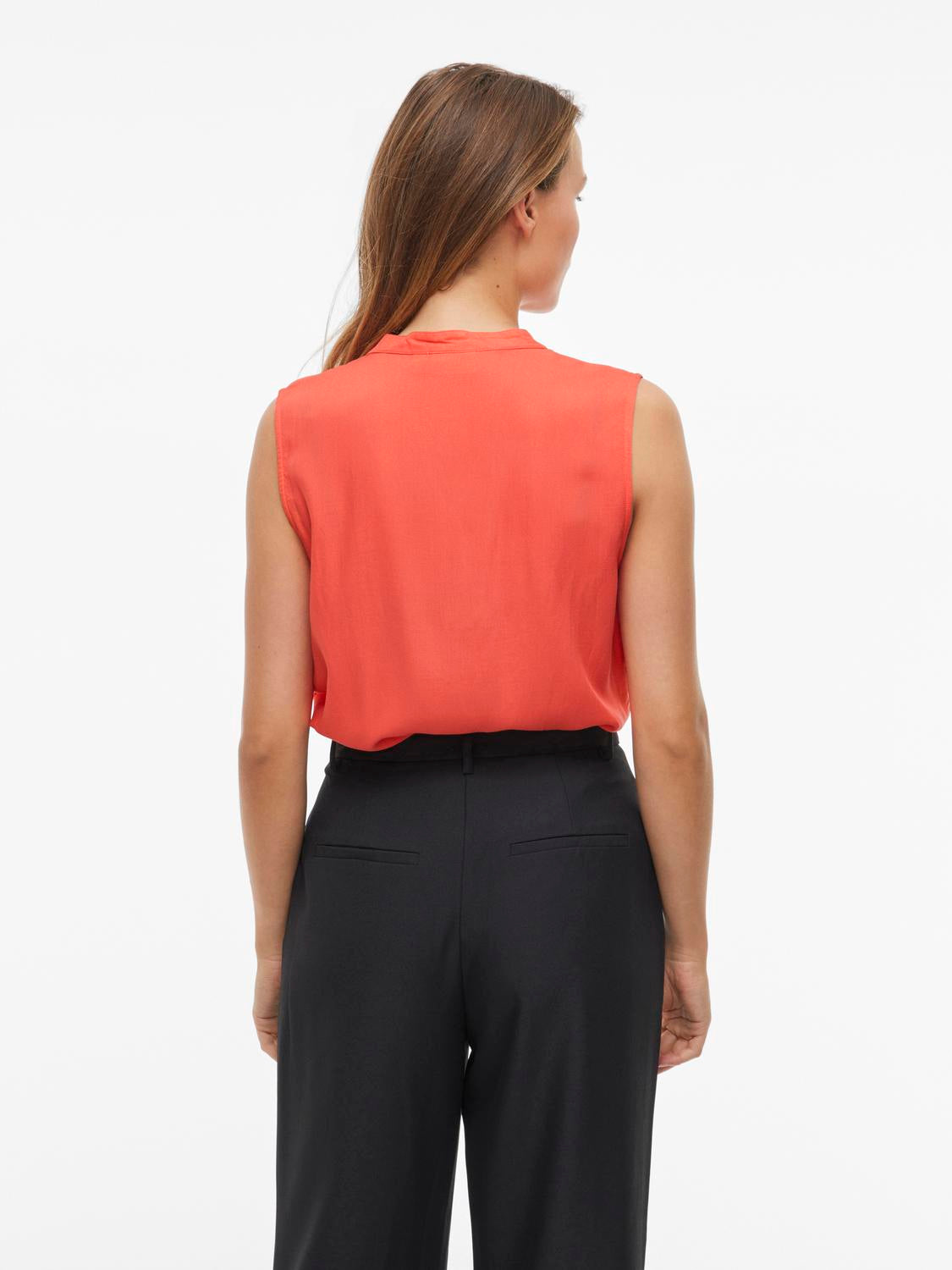 model_shot-back