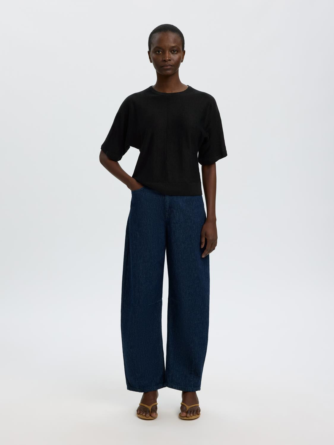 model_shot-front_full