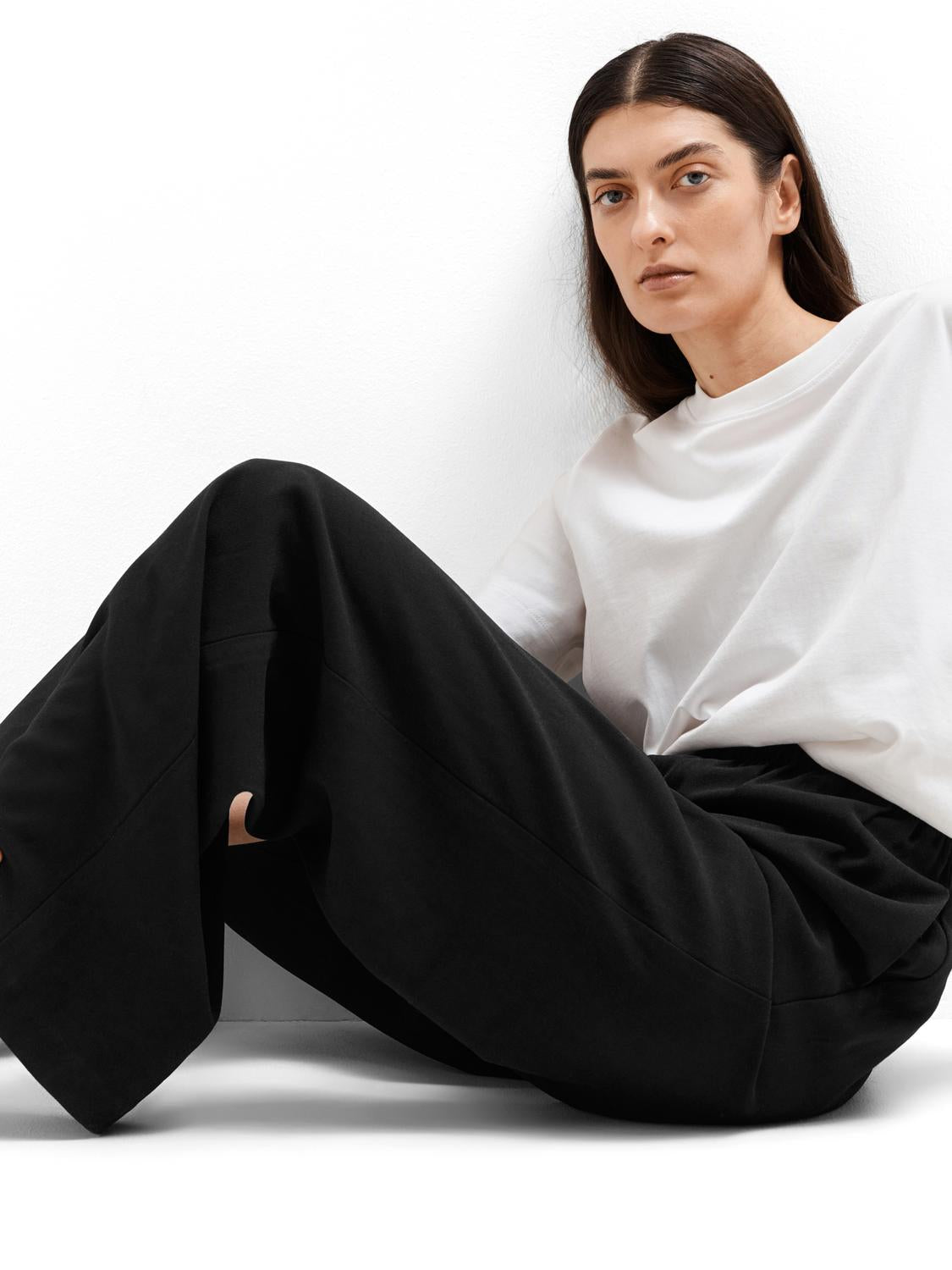 model_shot-creative
