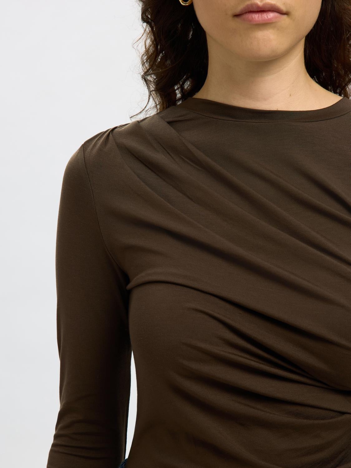 model_shot-detail