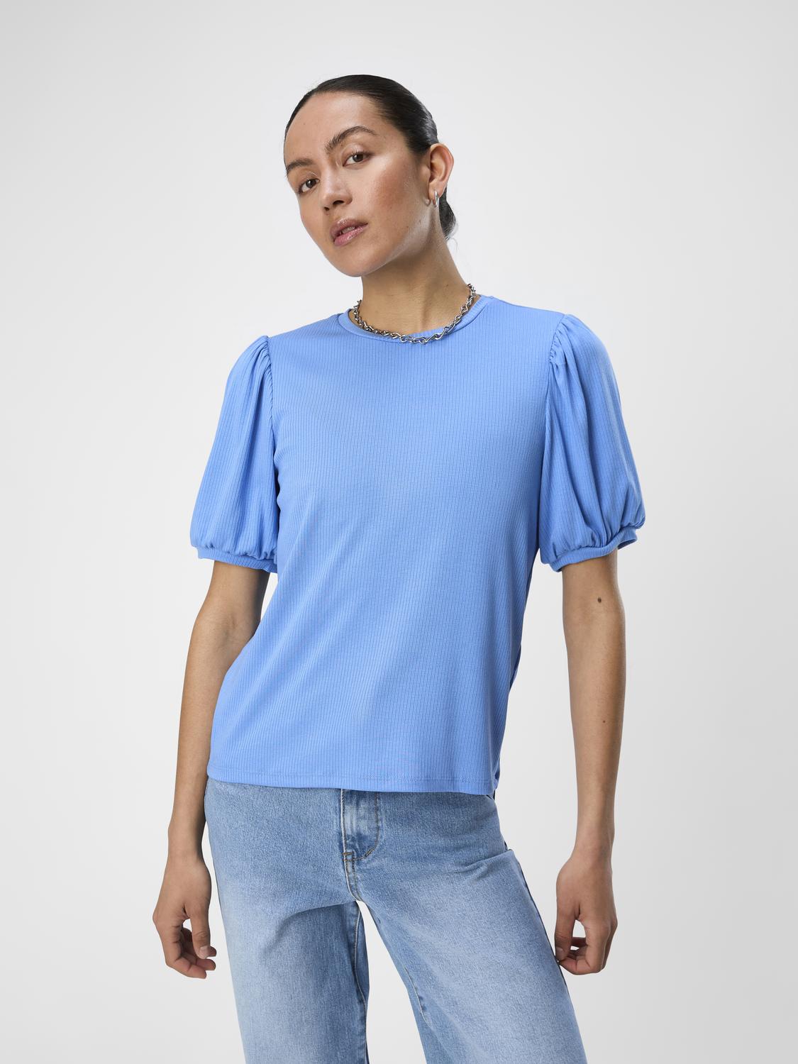 model_shot-front