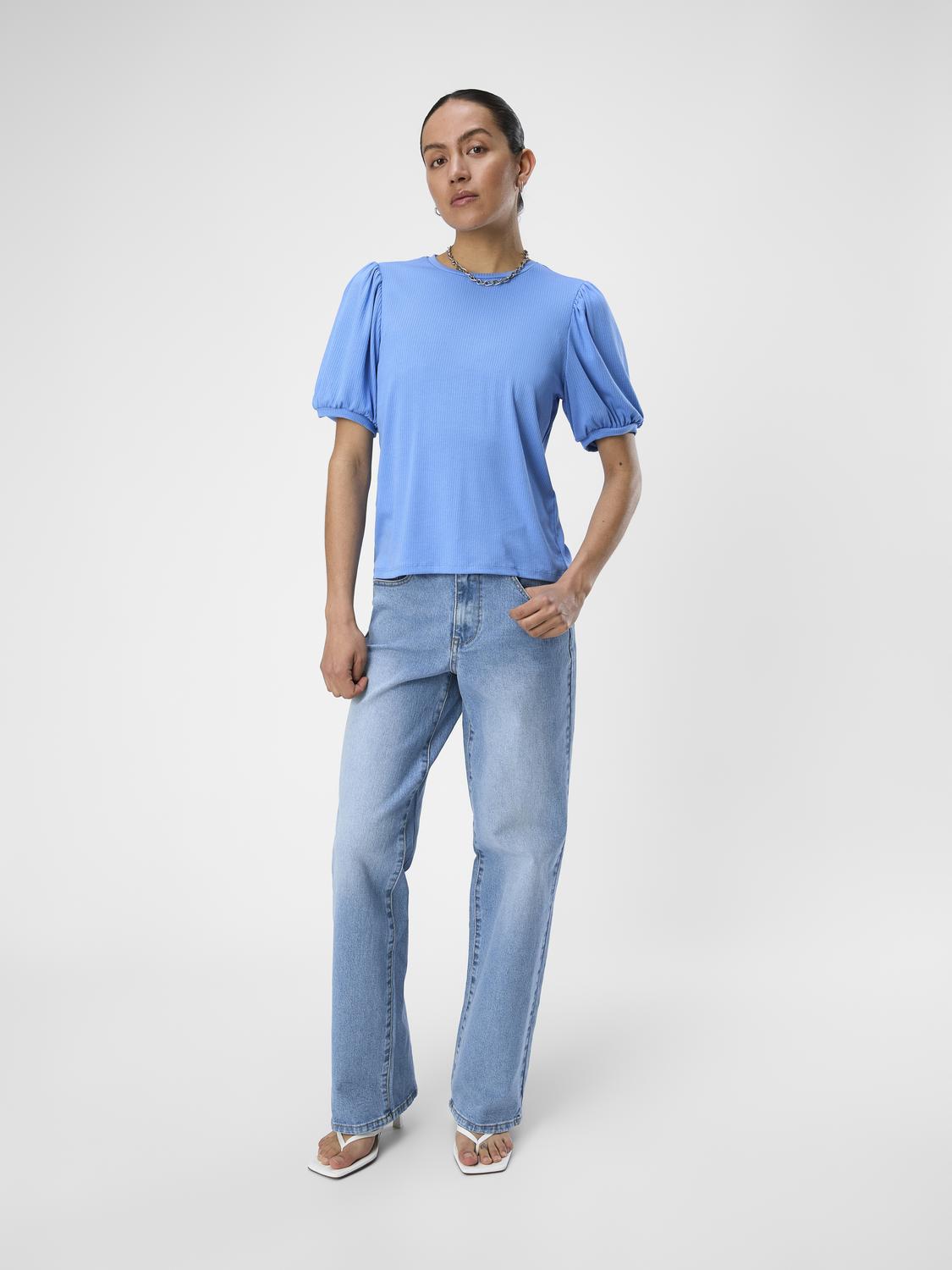 model_shot-front_full