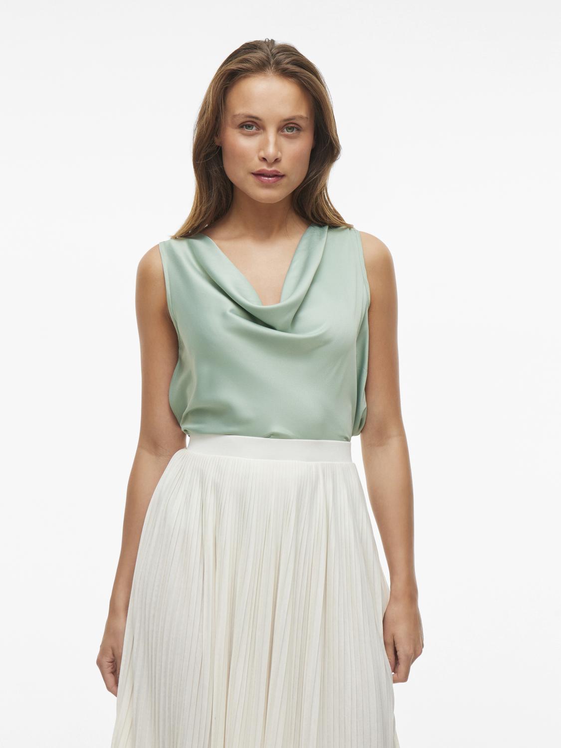 model_shot-front