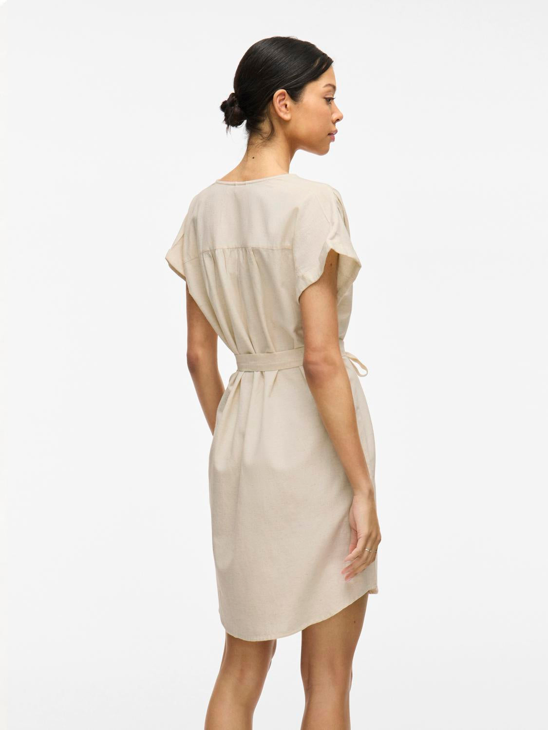 model_shot-back