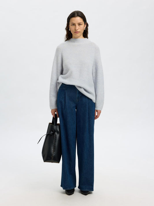 model_shot-front_full