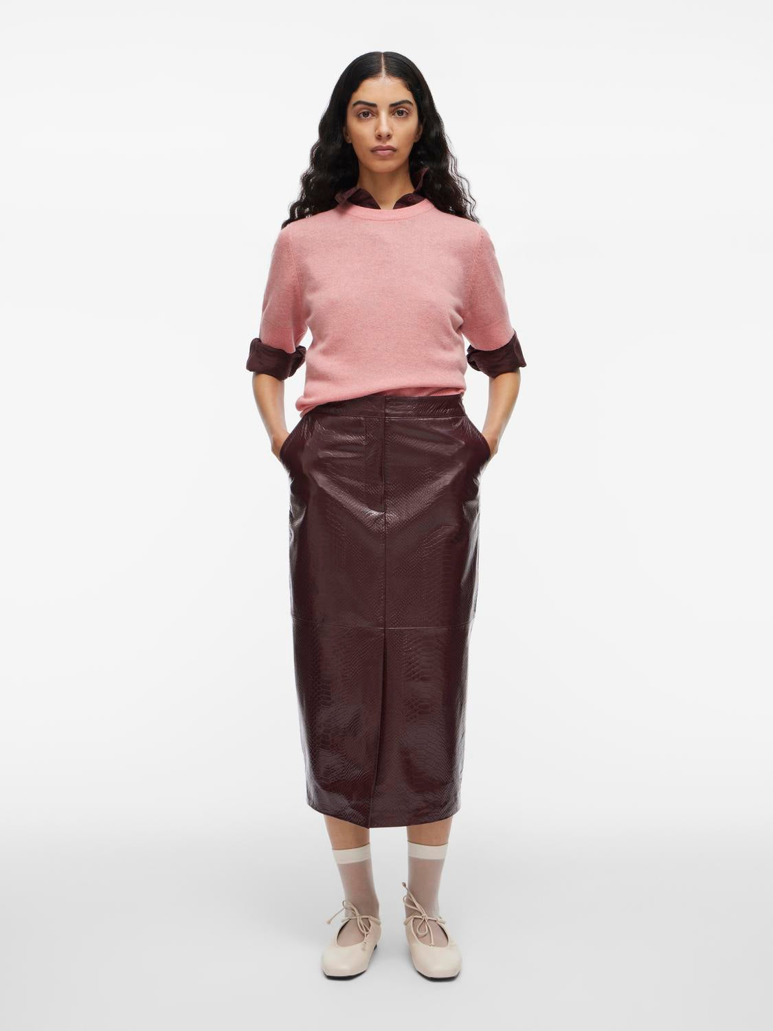 model_shot-front_full