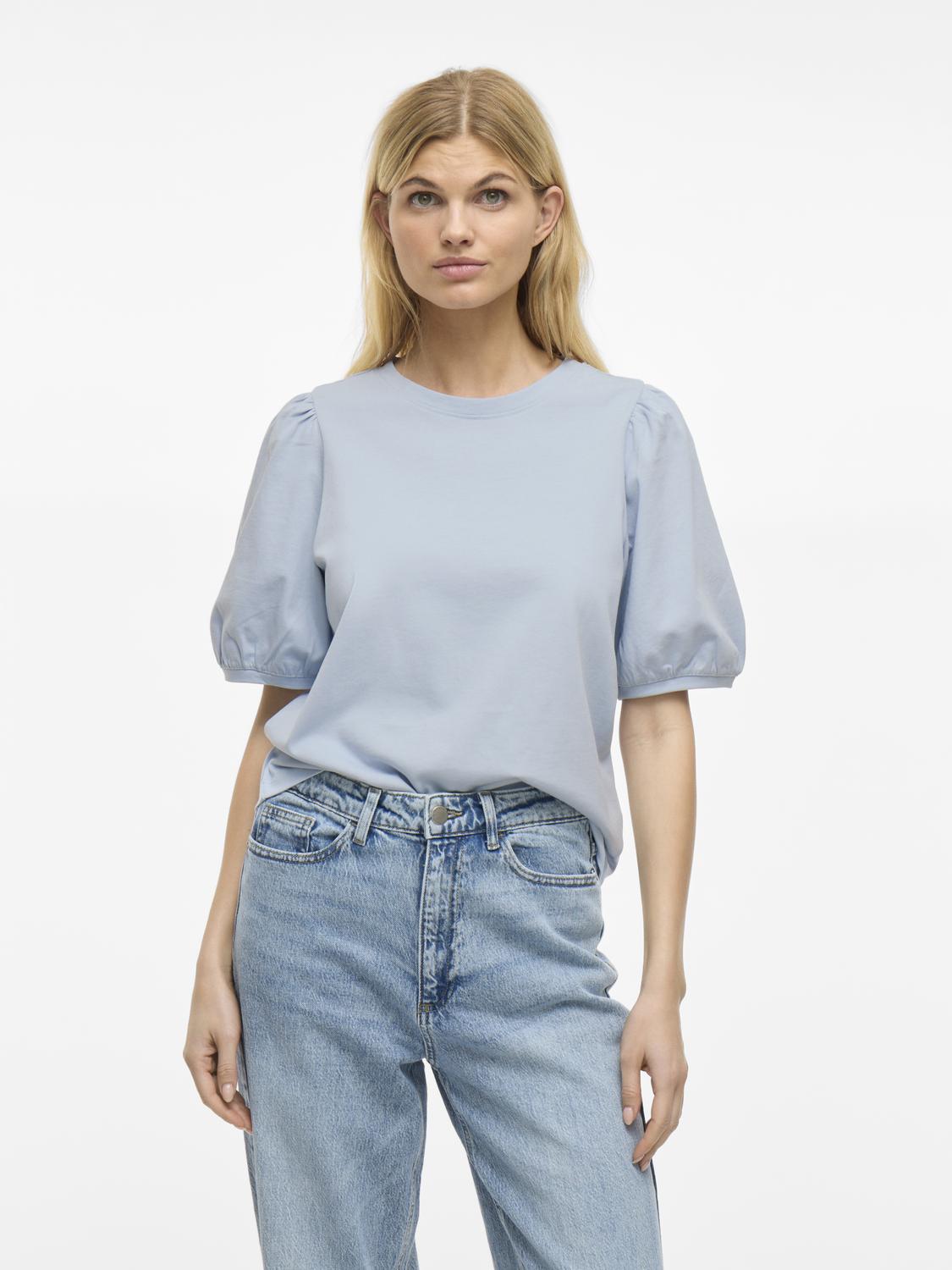 model_shot-front