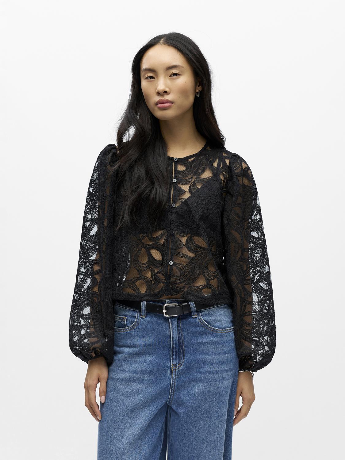 model_shot-front