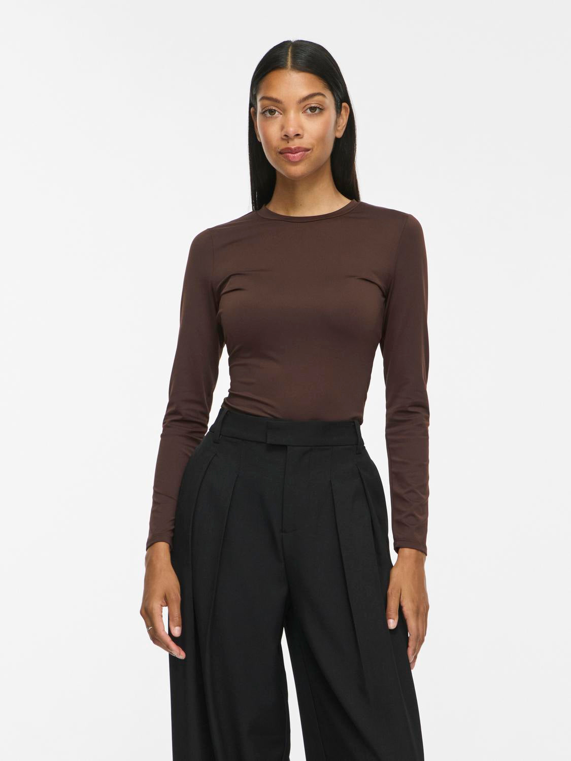 model_shot-front