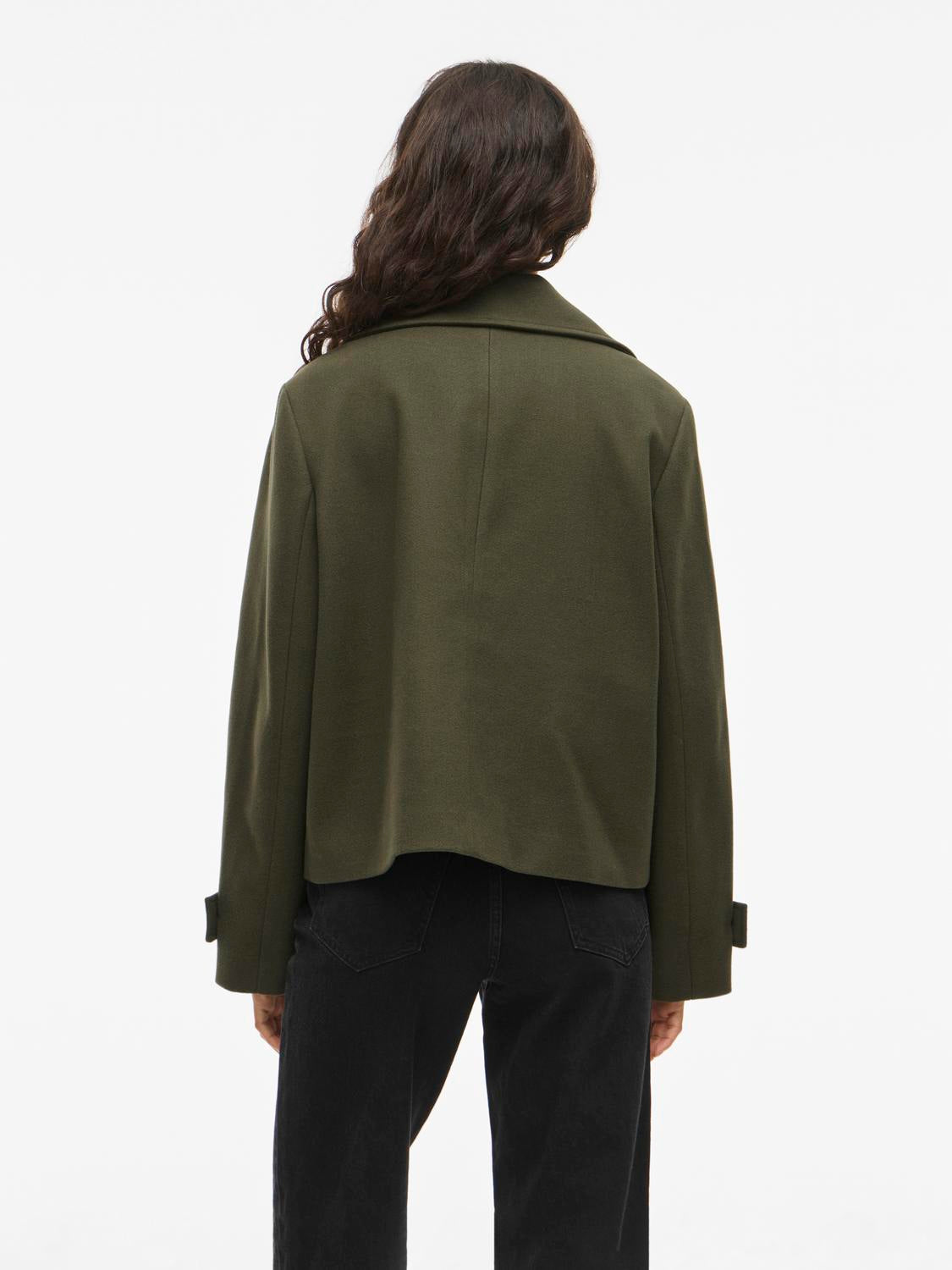 model_shot-back