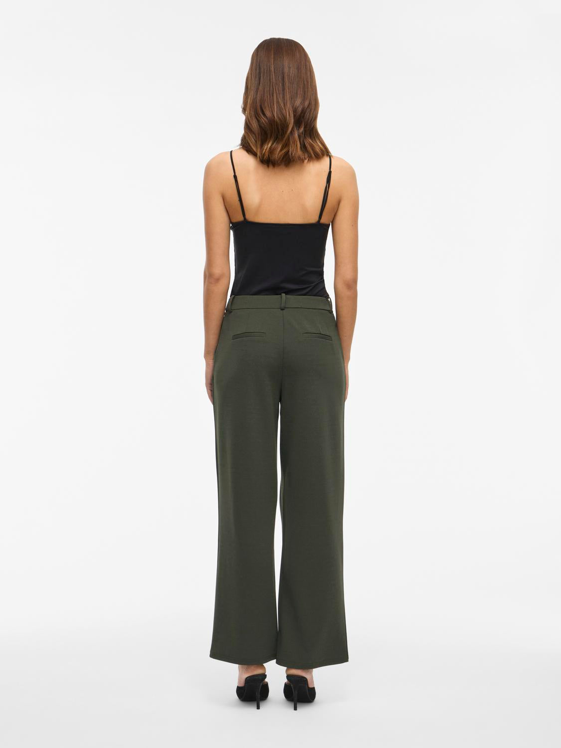 model_shot-back