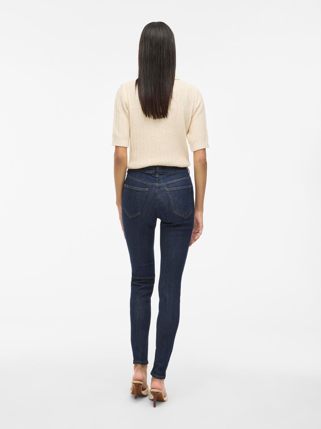 model_shot-back