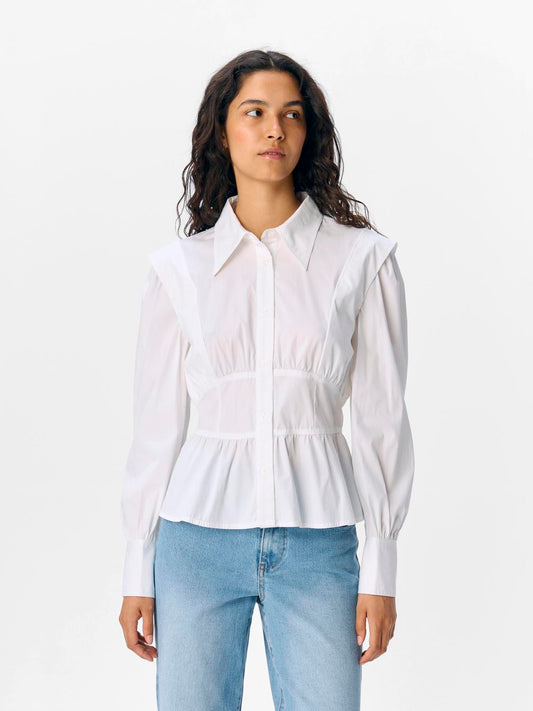model_shot-front