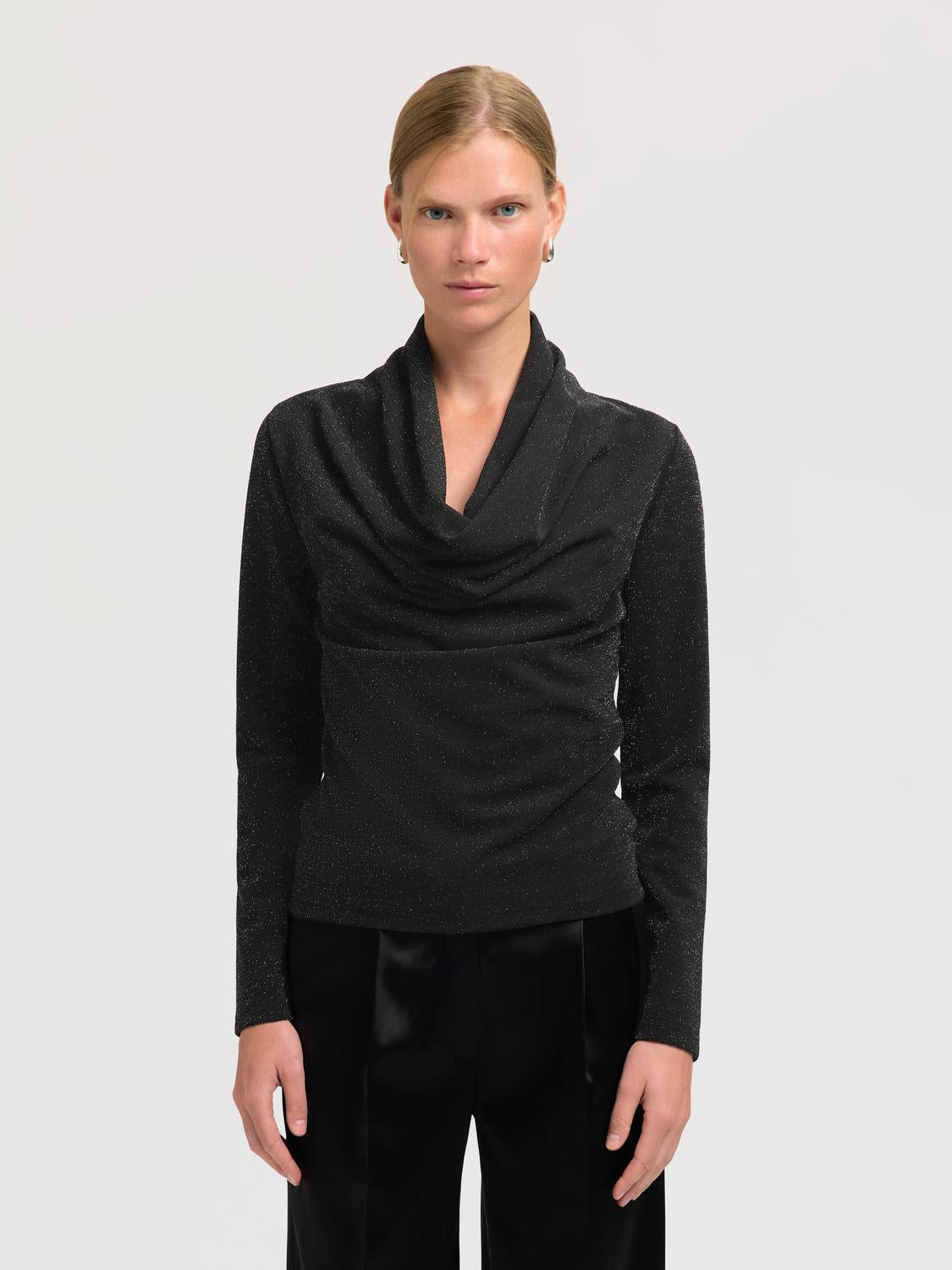 model_shot-front