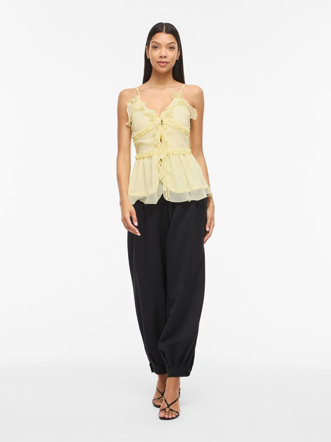 model_shot-front_full