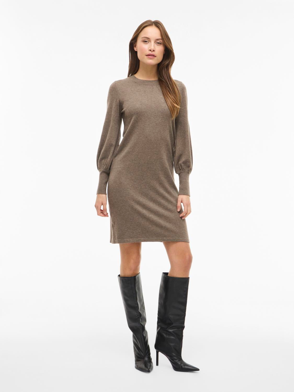 model_shot-front_full