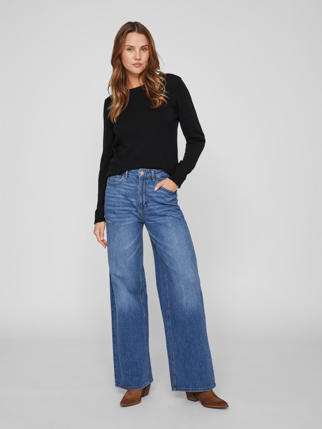 model_shot-front_full
