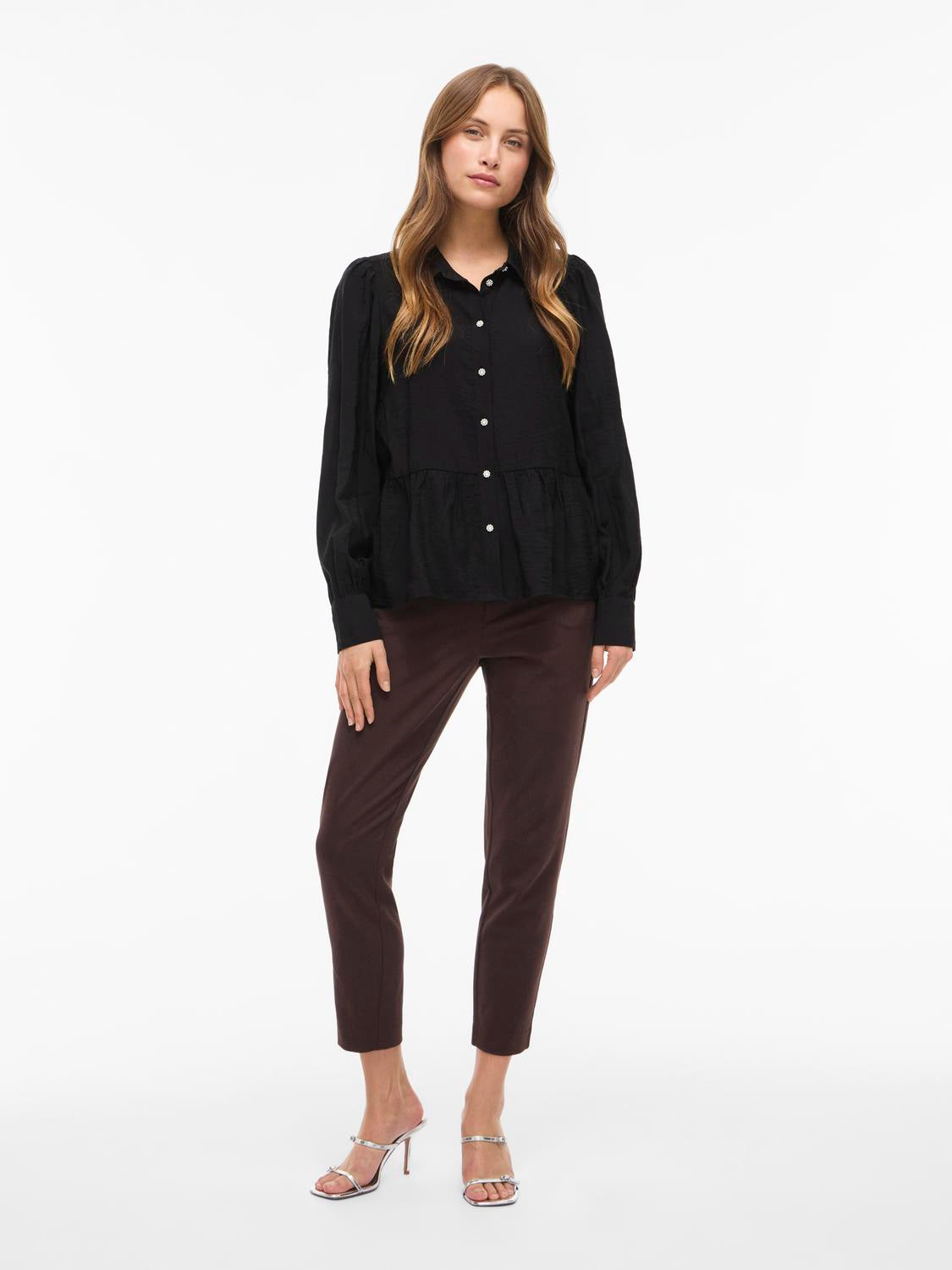 model_shot-front_full