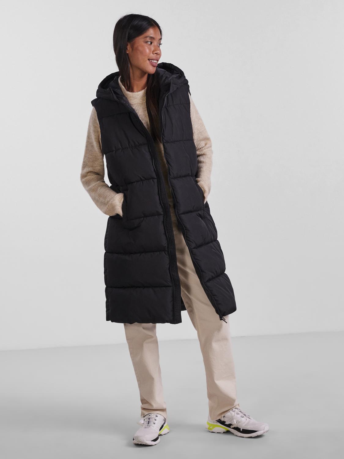 model_shot-front_full
