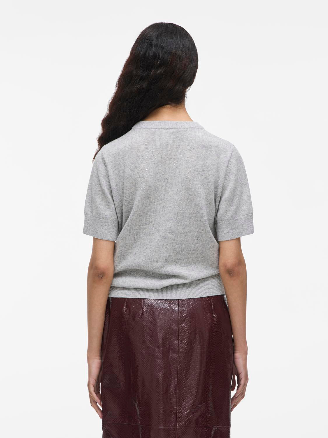 model_shot-back