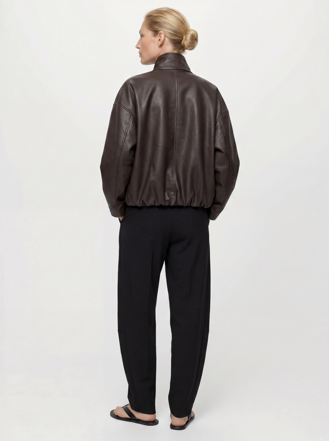 model_shot-back