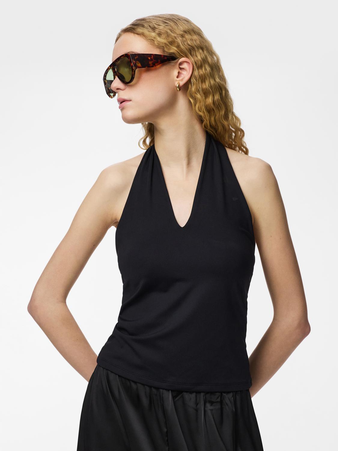 model_shot-front