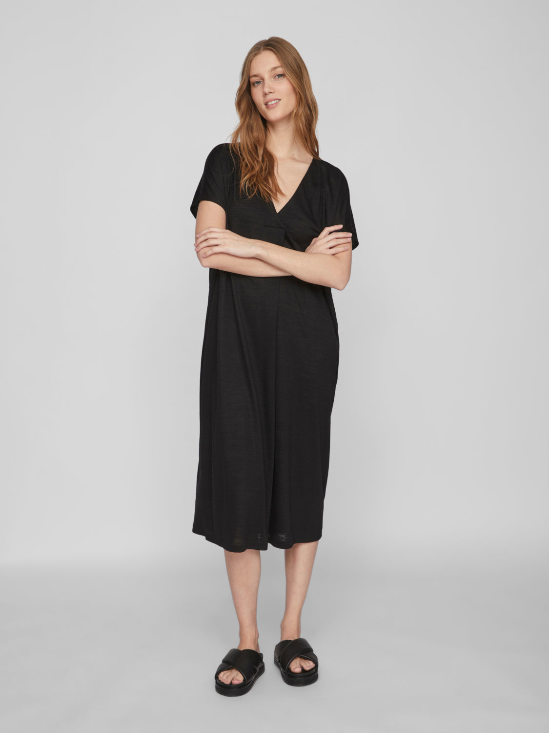 VIBRIELLE Dress - Black