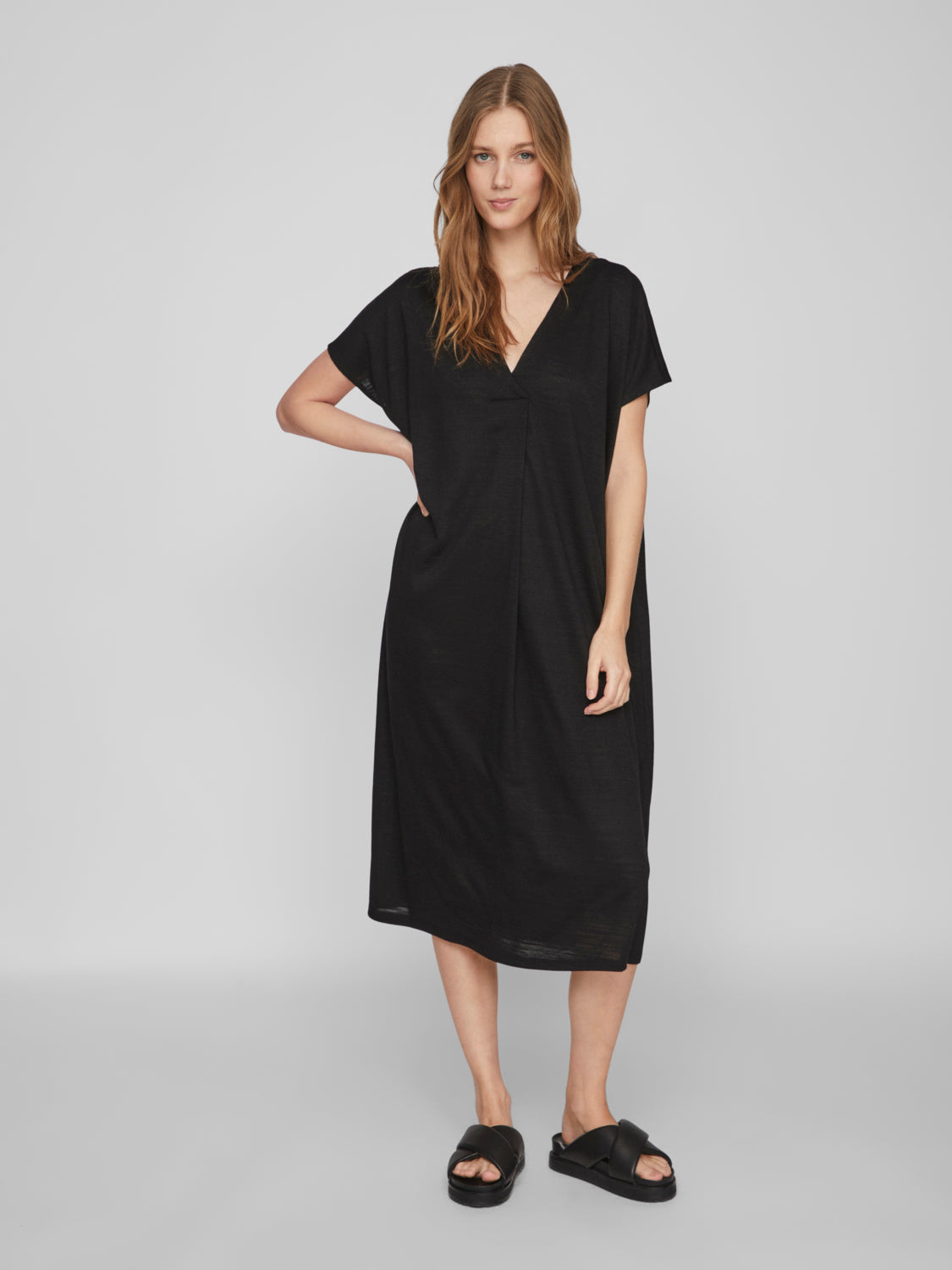 VIBRIELLE Dress - Black